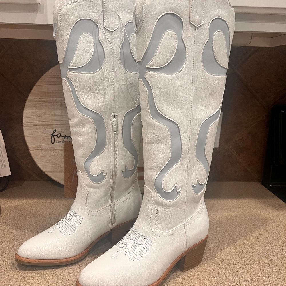 *sold out online!* Altar’d State light blue bow boots Size 8